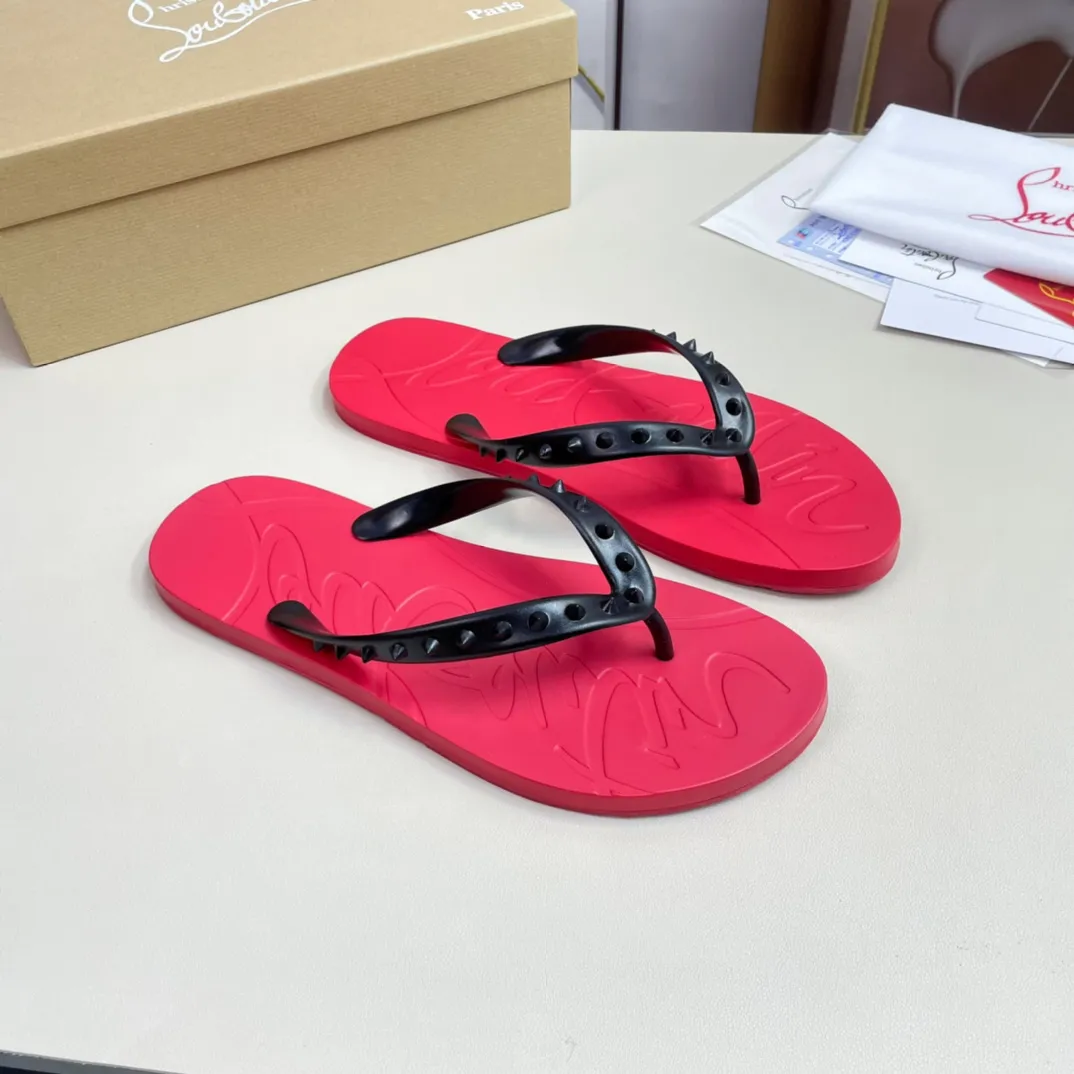 [CL red sole shoes] P: 260💰 size 38-45 Men's classic slippers, made on the official website 1:1, the original factory specializes in original materials ➖ OEM production ➖ Original ultra-light anti-slip outsole. Super fashionable and super comfortable, handsome on the feet, a must-have for men in summer! !